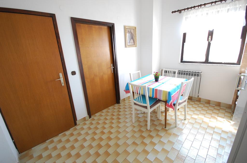Apartments Dida By El-Pi Tours Njivice Szoba fotó